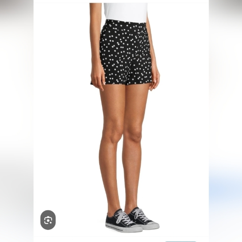 Time and Tru Millenial 4 Imch Pull On Black and White Polka Dot Shorts - Picture 6 of 6